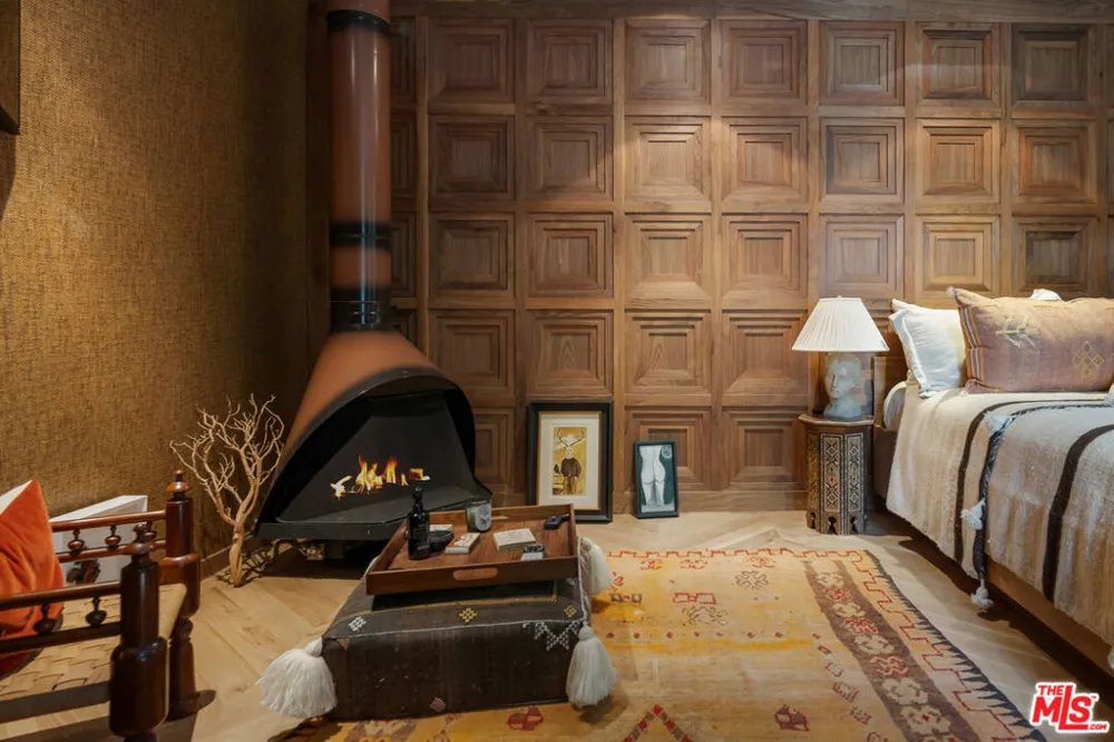 900 Napoli Drive Pacific Palisades, CA 90272