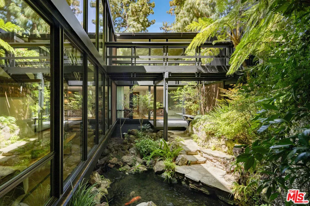 900 Napoli Drive Pacific Palisades, CA 90272