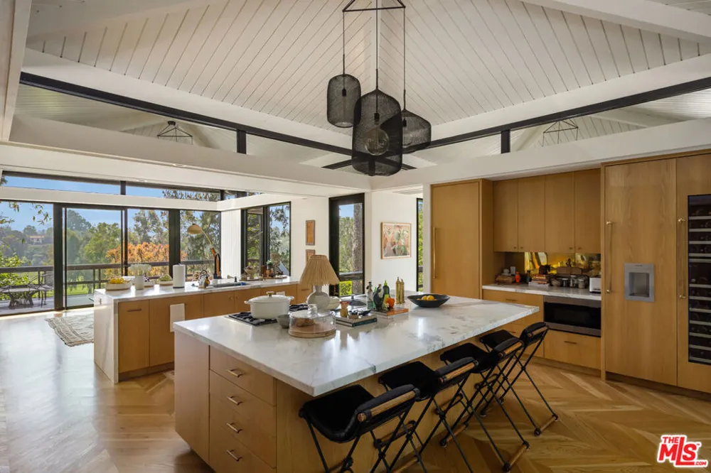900 Napoli Drive Pacific Palisades, CA 90272