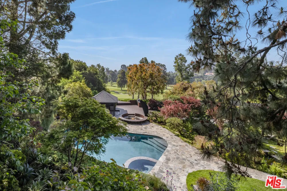 900 Napoli Drive Pacific Palisades, CA 90272