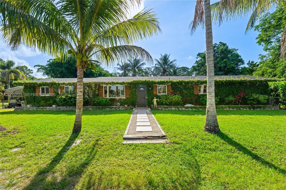 1068 D Rd Loxahatchee, FL 33470