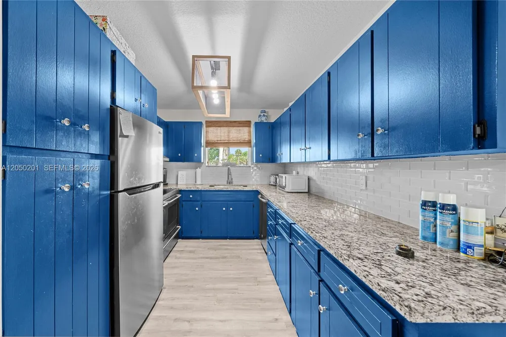 1068 D Rd Loxahatchee, FL 33470