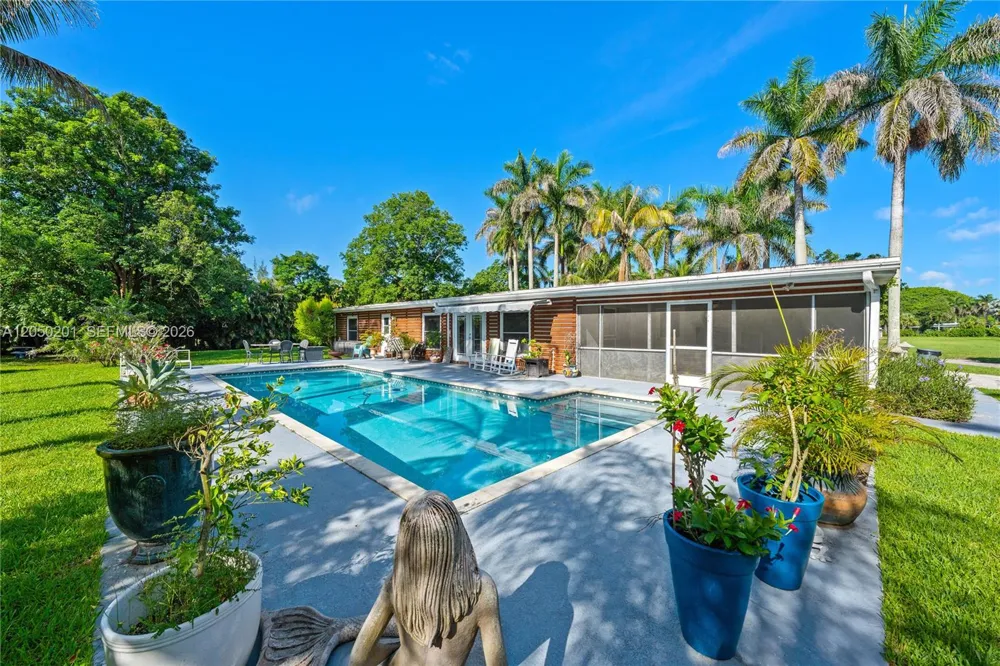 1068 D Rd Loxahatchee, FL 33470