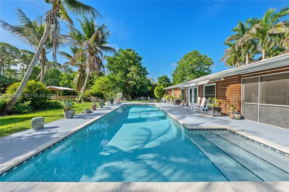 1068 D Rd Loxahatchee, FL 33470