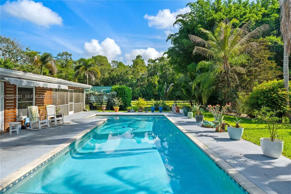 1068 D Rd Loxahatchee, FL 33470