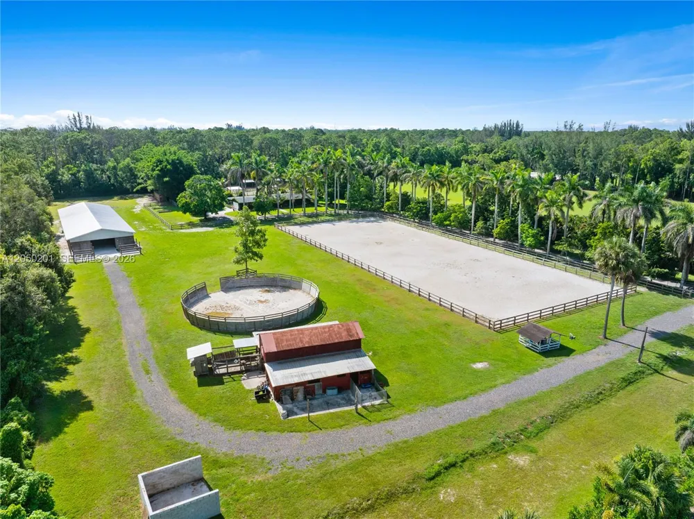 1068 D Rd Loxahatchee, FL 33470