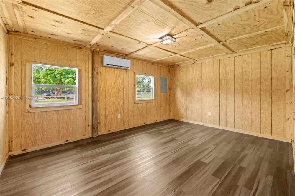 1068 D Rd Loxahatchee, FL 33470