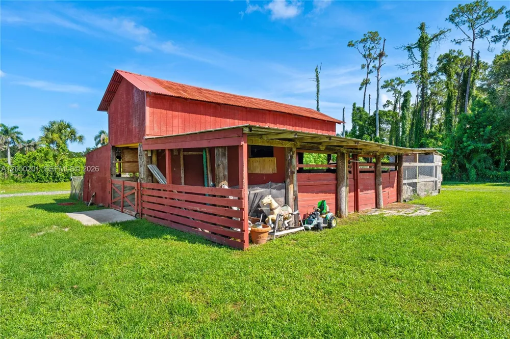 1068 D Rd Loxahatchee, FL 33470