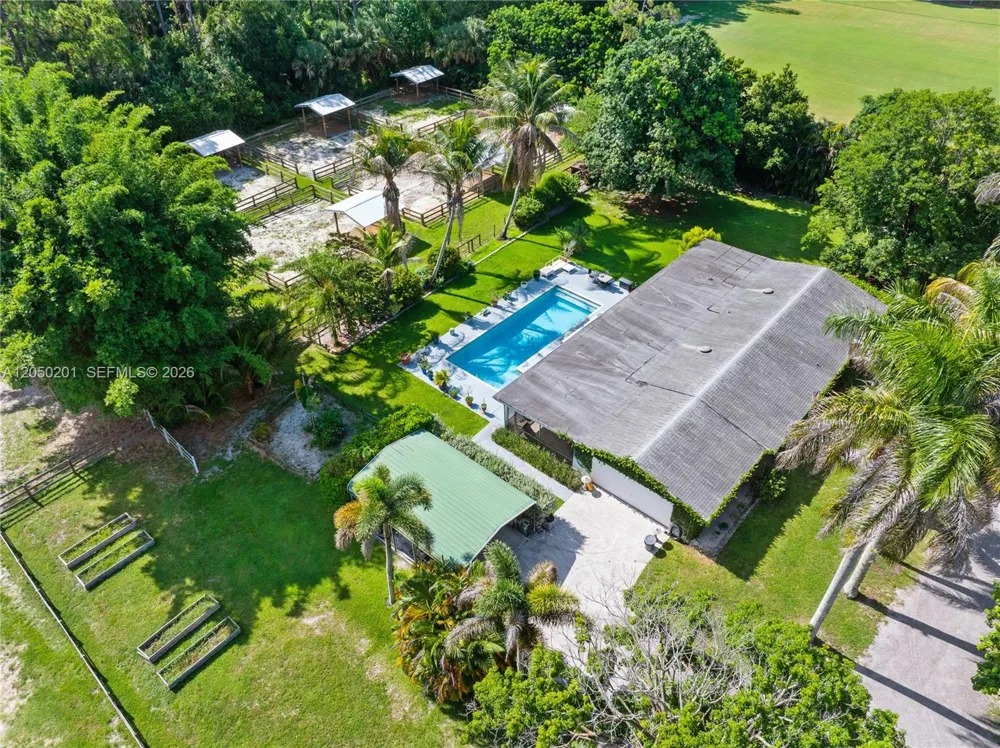 1068 D Rd Loxahatchee, FL 33470