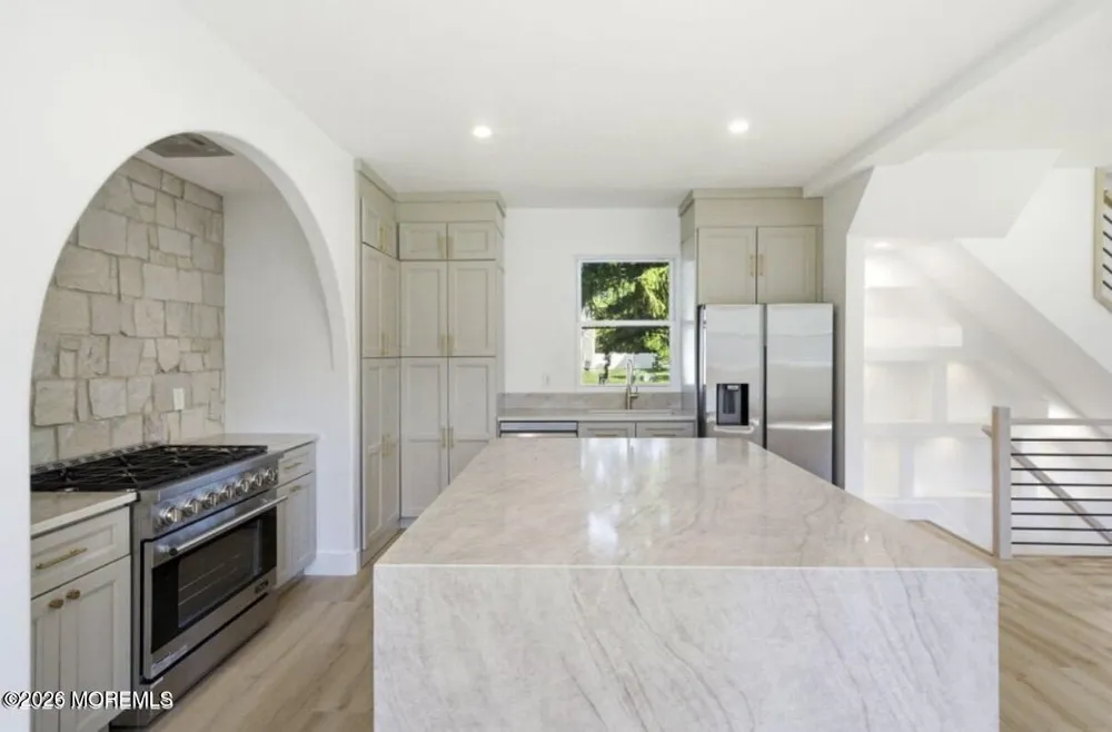 194 Fort Plains Road Howell, NJ 07731