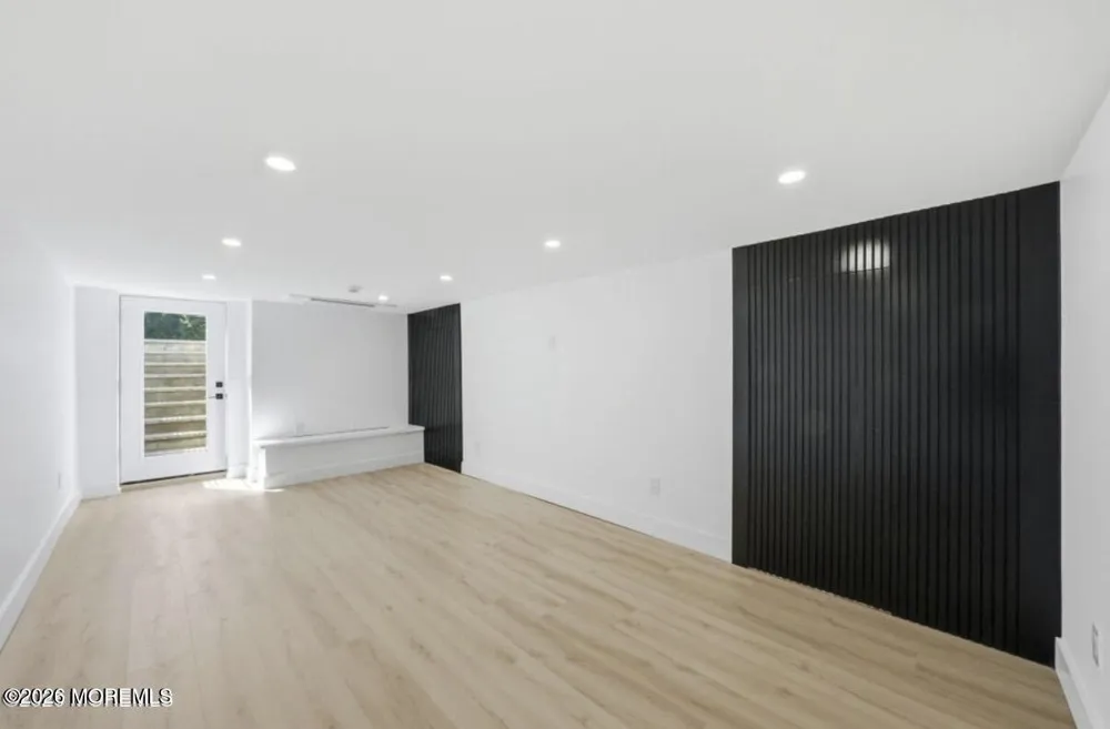 194 Fort Plains Road Howell, NJ 07731