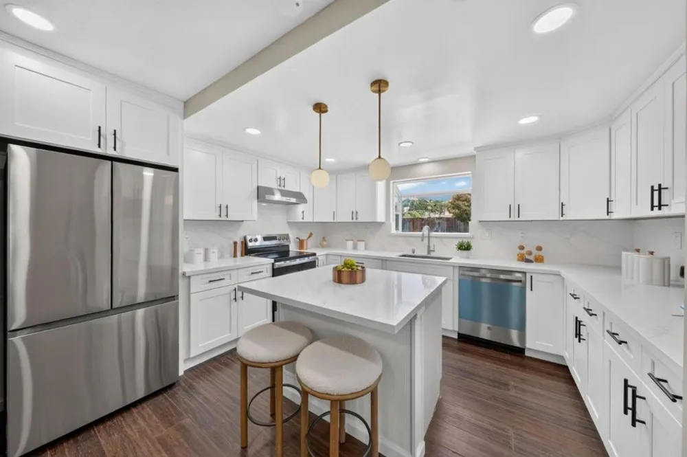 10980 New Avenue Gilroy, CA 95020