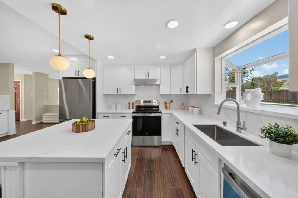 10980 New Avenue Gilroy, CA 95020