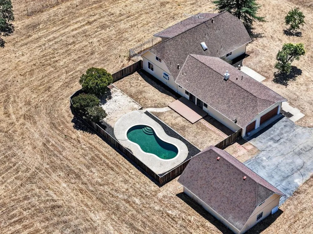 10980 New Avenue Gilroy, CA 95020