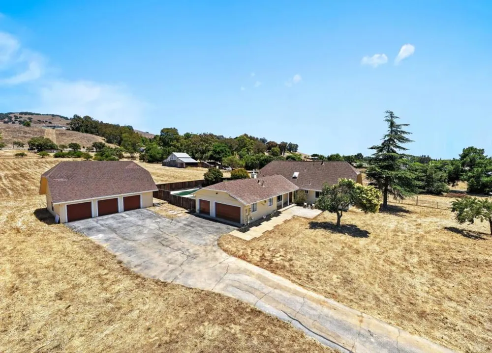 10980 New Avenue Gilroy, CA 95020
