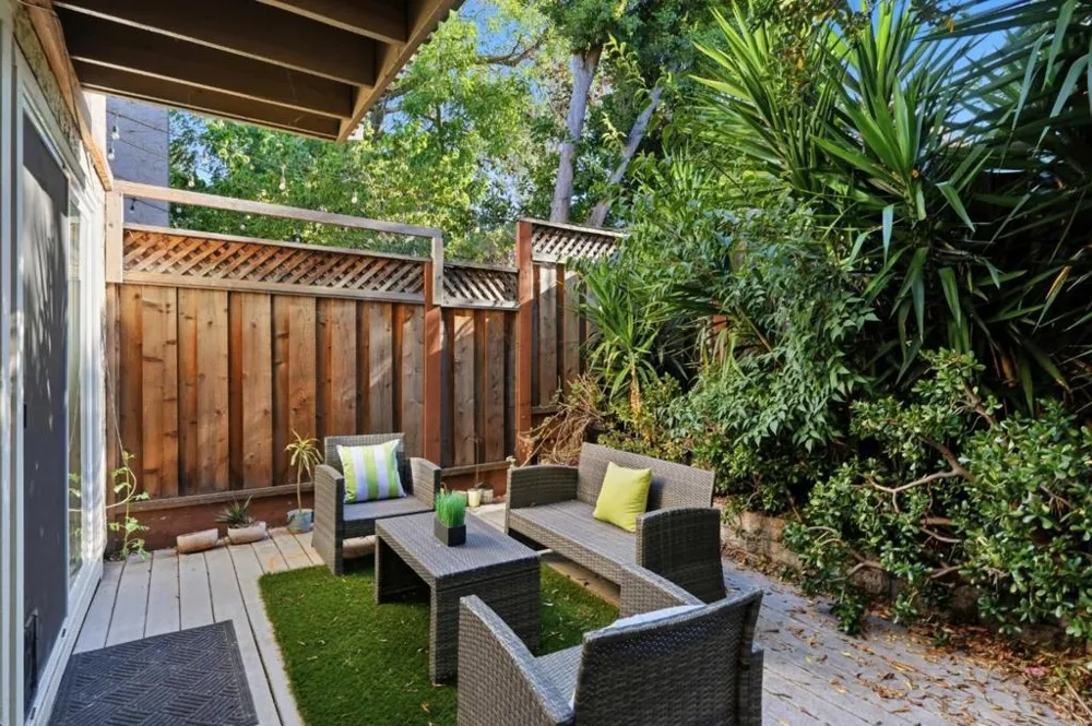 117 Mission Drive East Palo Alto, CA 94303