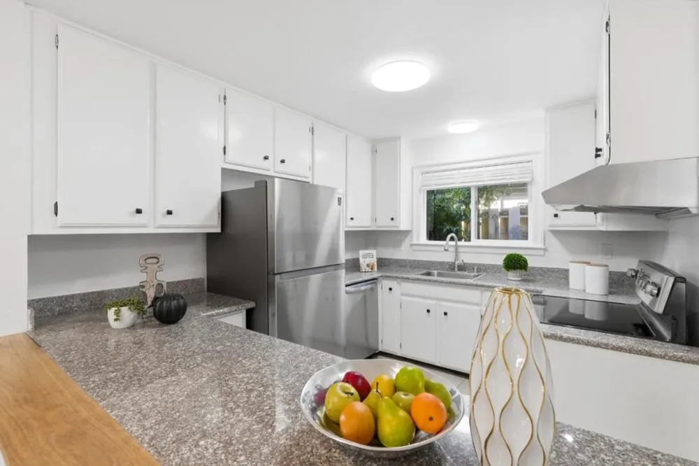 117 Mission Drive East Palo Alto, CA 94303