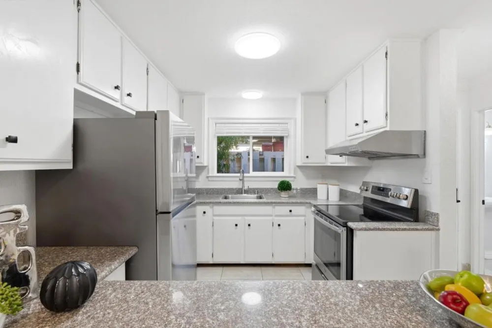 117 Mission Drive East Palo Alto, CA 94303