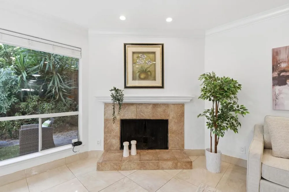 117 Mission Drive East Palo Alto, CA 94303