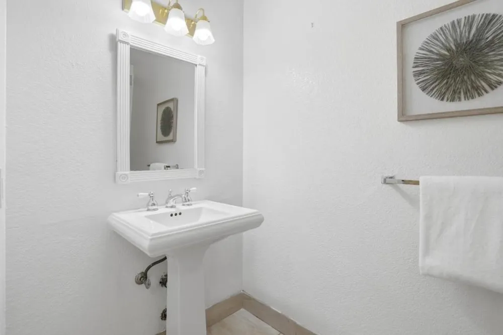 117 Mission Drive East Palo Alto, CA 94303