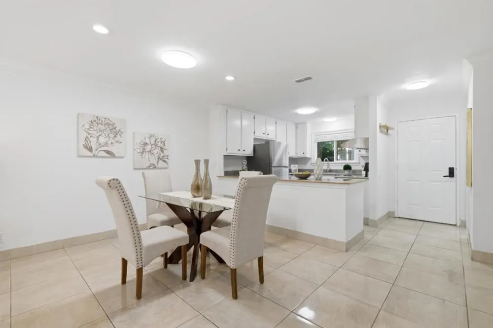 117 Mission Drive East Palo Alto, CA 94303