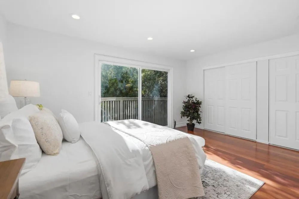 117 Mission Drive East Palo Alto, CA 94303