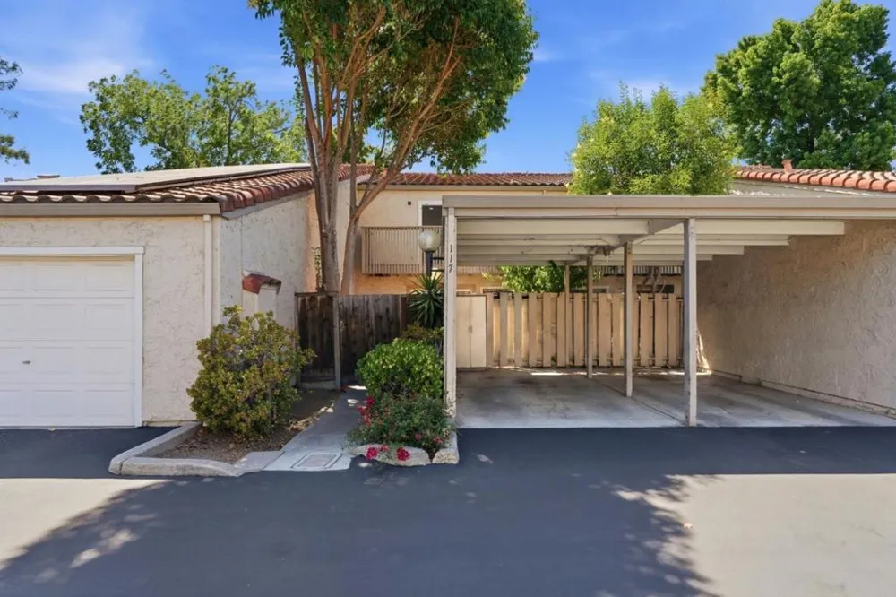 117 Mission Drive East Palo Alto, CA 94303