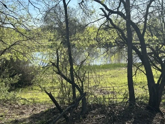 333 Lubbock Drive Azle, TX 76020