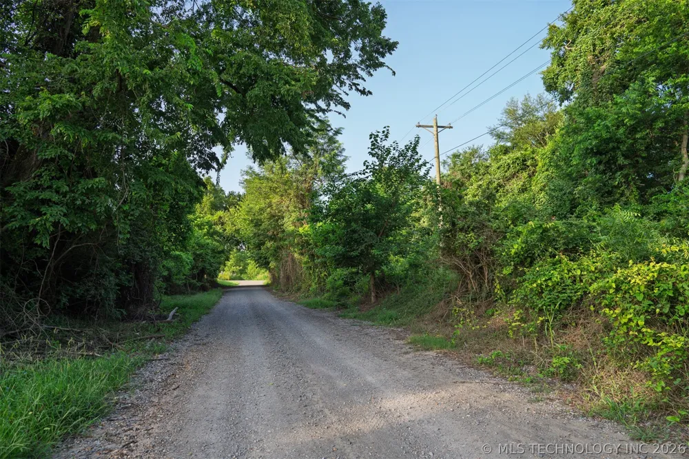 8 E 60th Street Porter, OK 74454