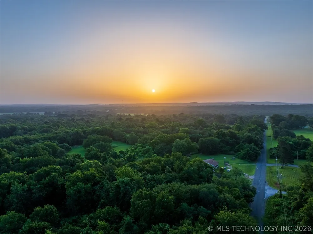 8 E 60th Street Porter, OK 74454