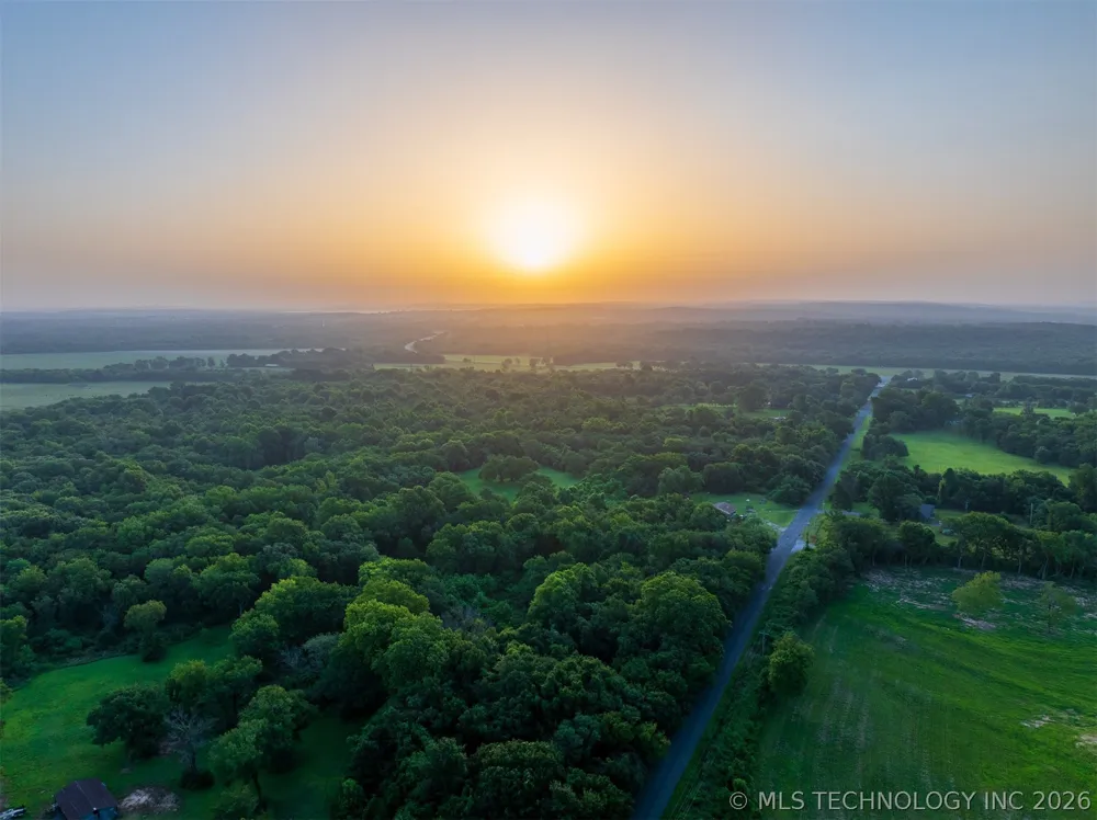 8 E 60th Street Porter, OK 74454