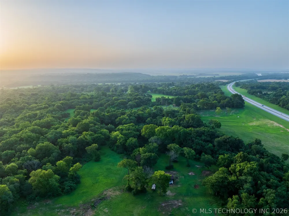8 E 60th Street Porter, OK 74454