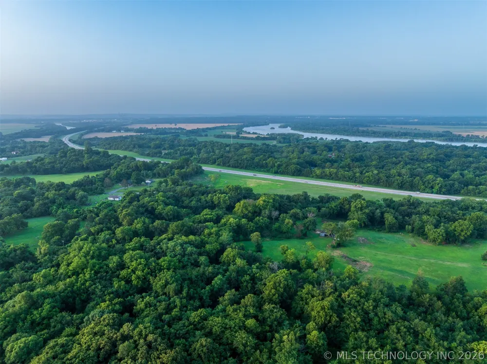 8 E 60th Street Porter, OK 74454