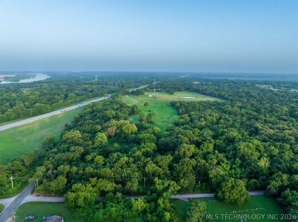 8 E 60th Street Porter, OK 74454