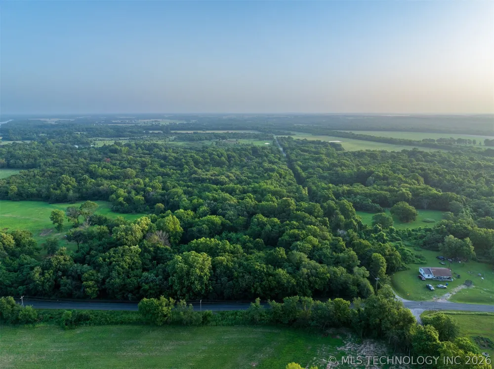 8 E 60th Street Porter, OK 74454