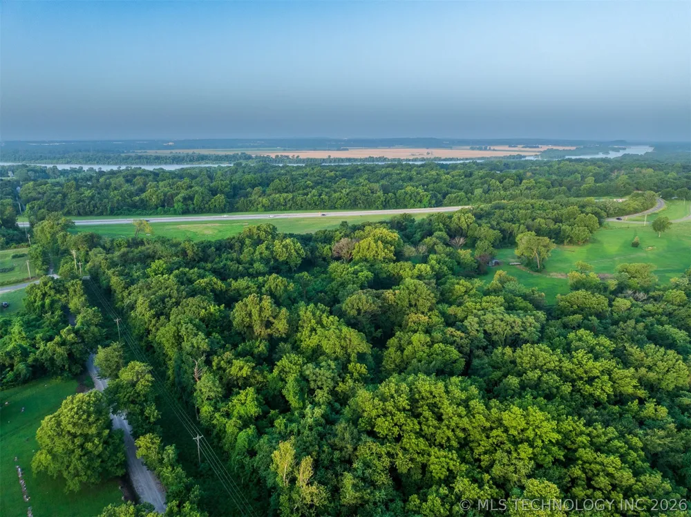 8 E 60th Street Porter, OK 74454