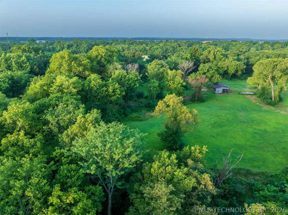 8 E 60th Street Porter, OK 74454