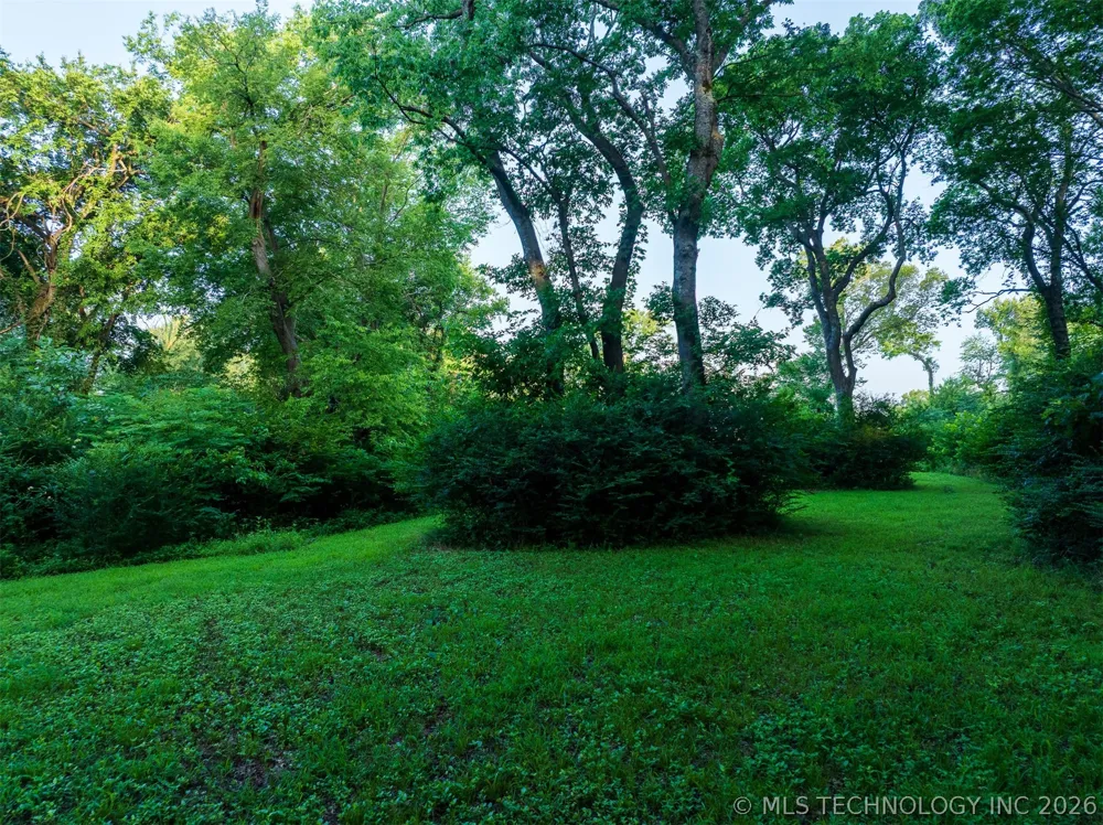 8 E 60th Street Porter, OK 74454