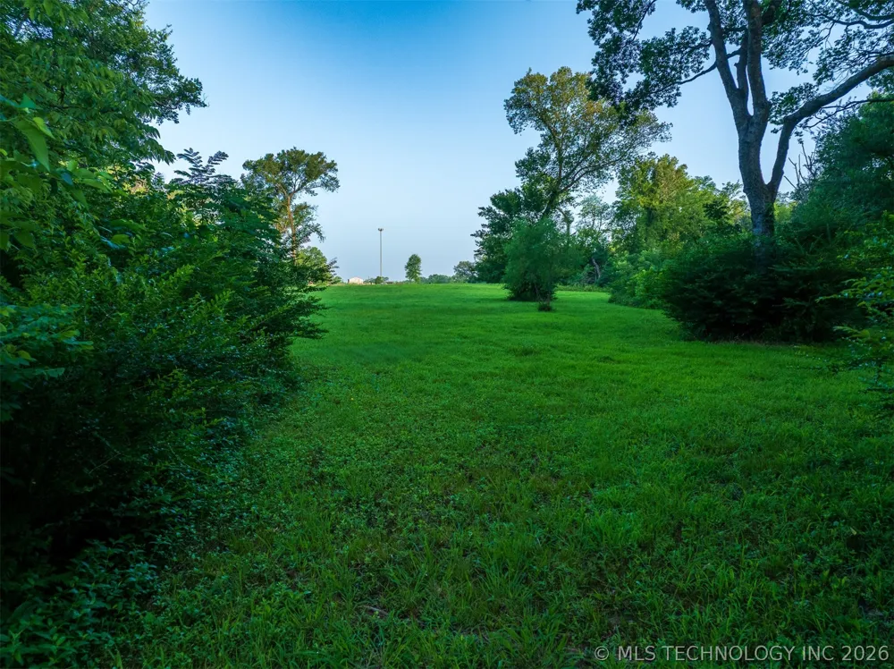 8 E 60th Street Porter, OK 74454