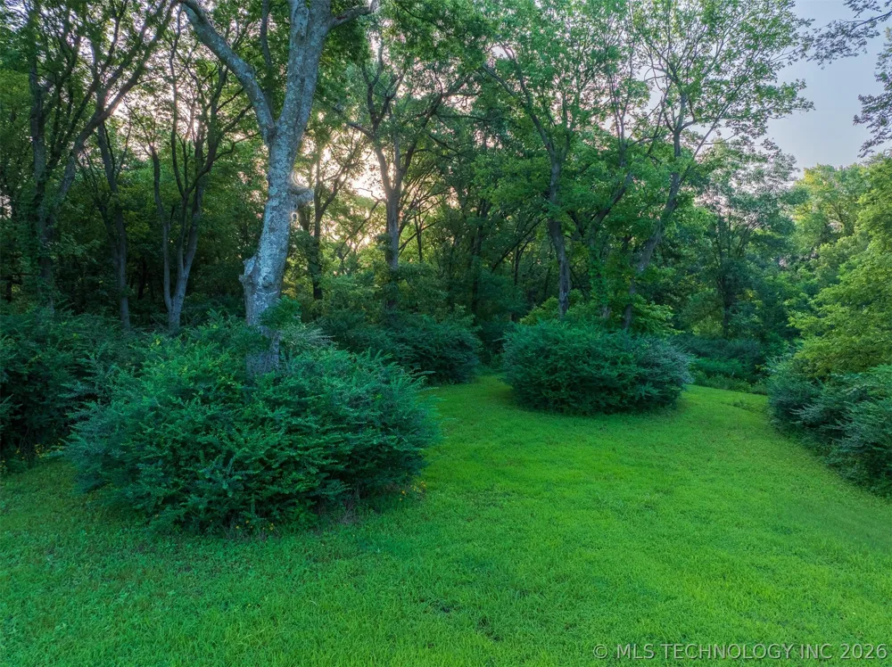 8 E 60th Street Porter, OK 74454