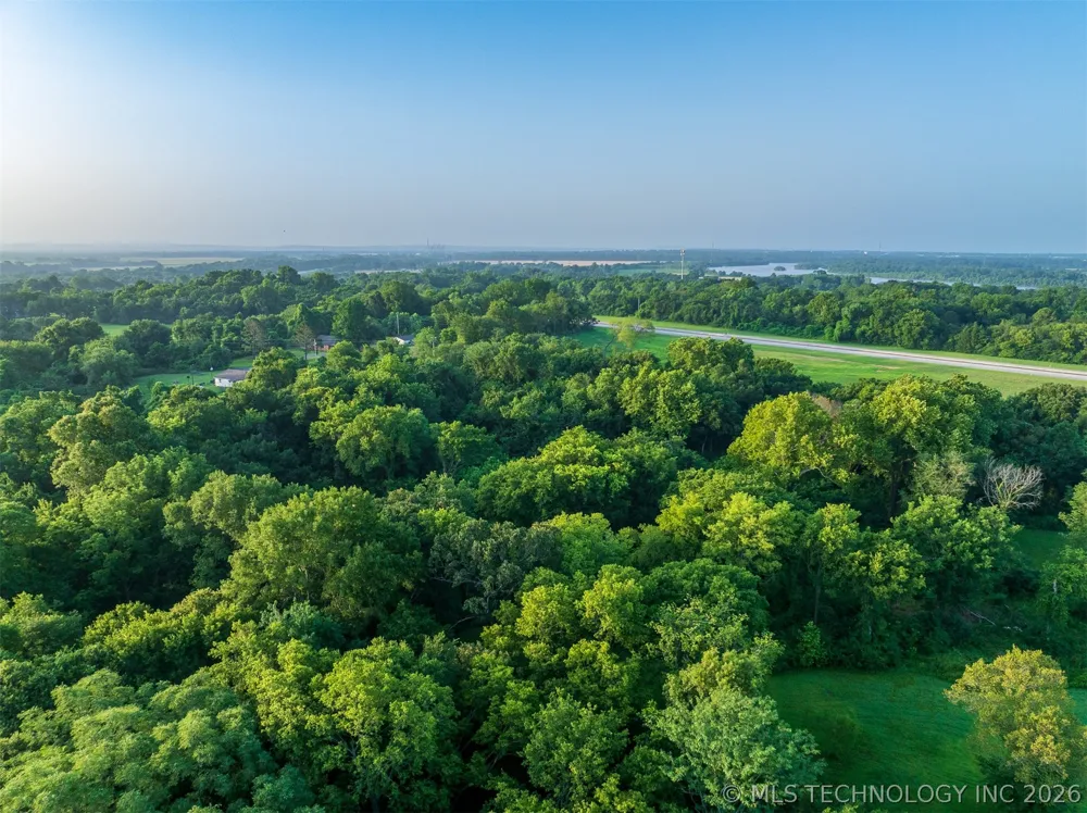 8 E 60th Street Porter, OK 74454