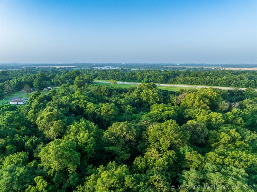 8 E 60th Street Porter, OK 74454
