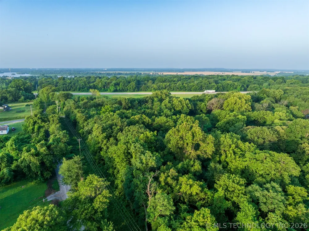 8 E 60th Street Porter, OK 74454