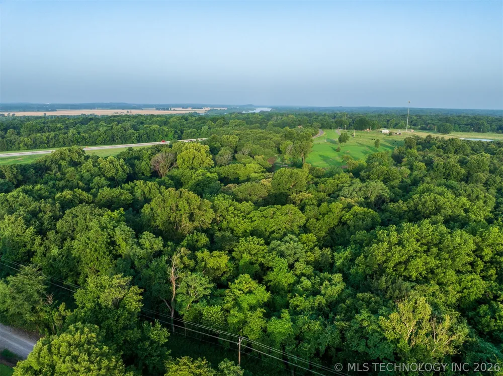 8 E 60th Street Porter, OK 74454