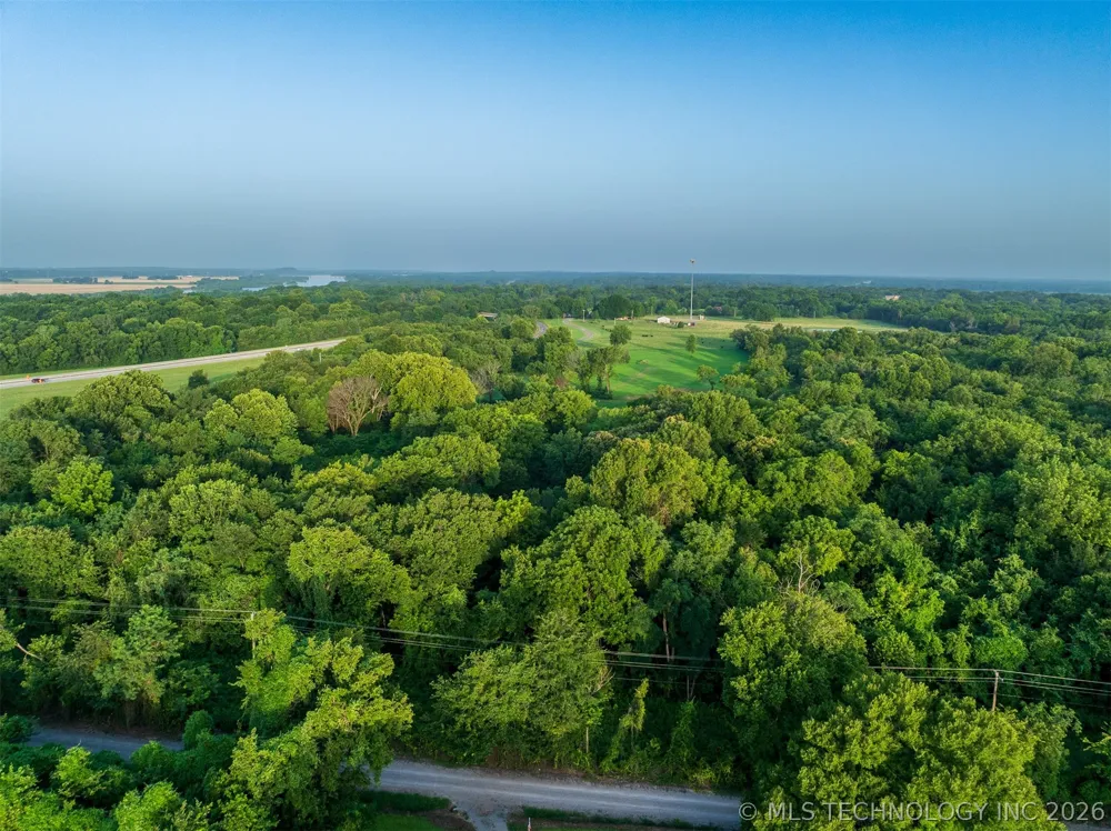 8 E 60th Street Porter, OK 74454