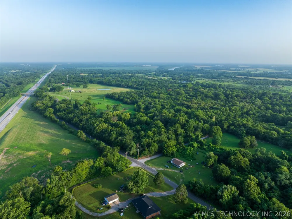 8 E 60th Street Porter, OK 74454