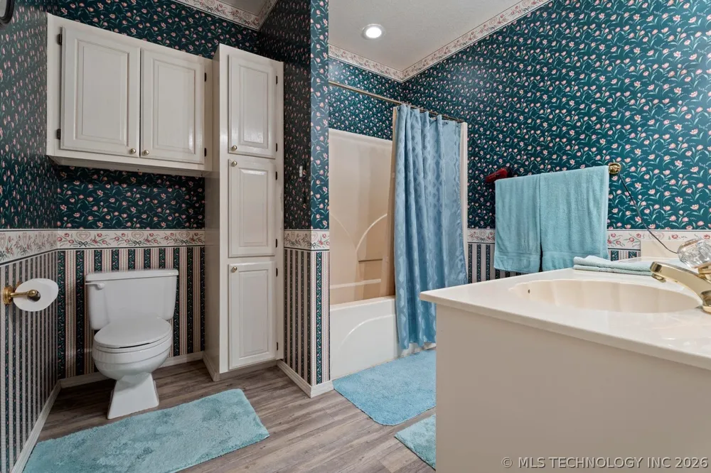 1035 Hillside Road Grove, OK 74344