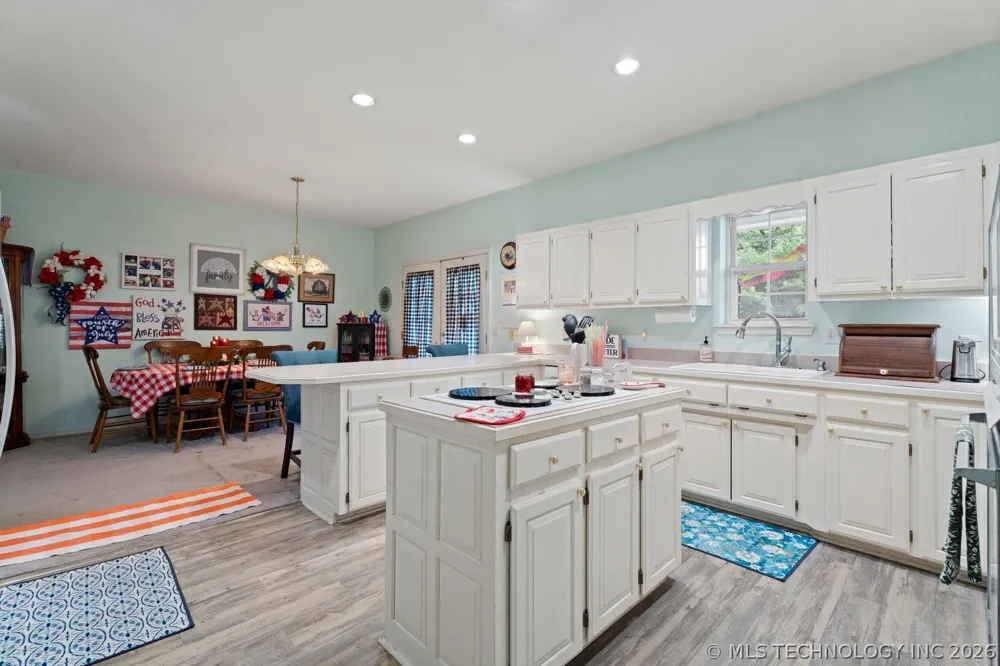 1035 Hillside Road Grove, OK 74344