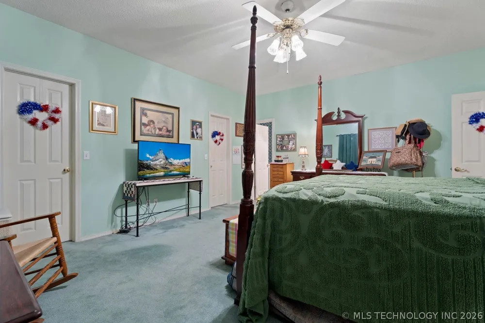 1035 Hillside Road Grove, OK 74344
