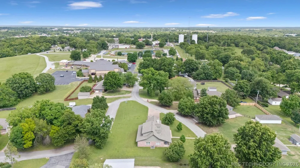 1035 Hillside Road Grove, OK 74344